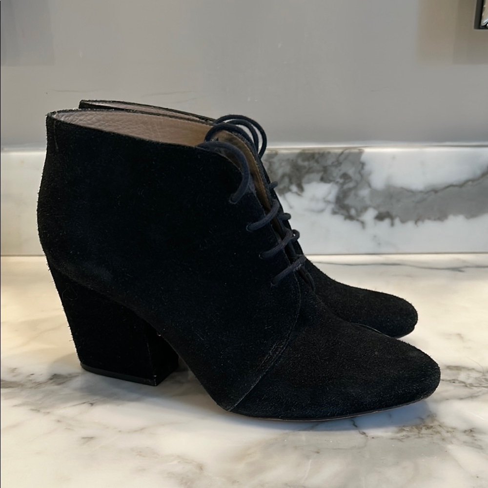 kate spade Black Heeled Boots with Chunky Heel and Lace-Up Closure